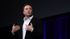 Elon Musk Presents SpaceX Plans To Colonise Mars