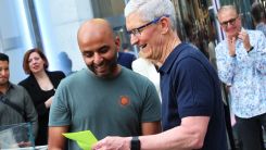 Tim Cook Admits He Didn't Know iMessage Group Group Chats